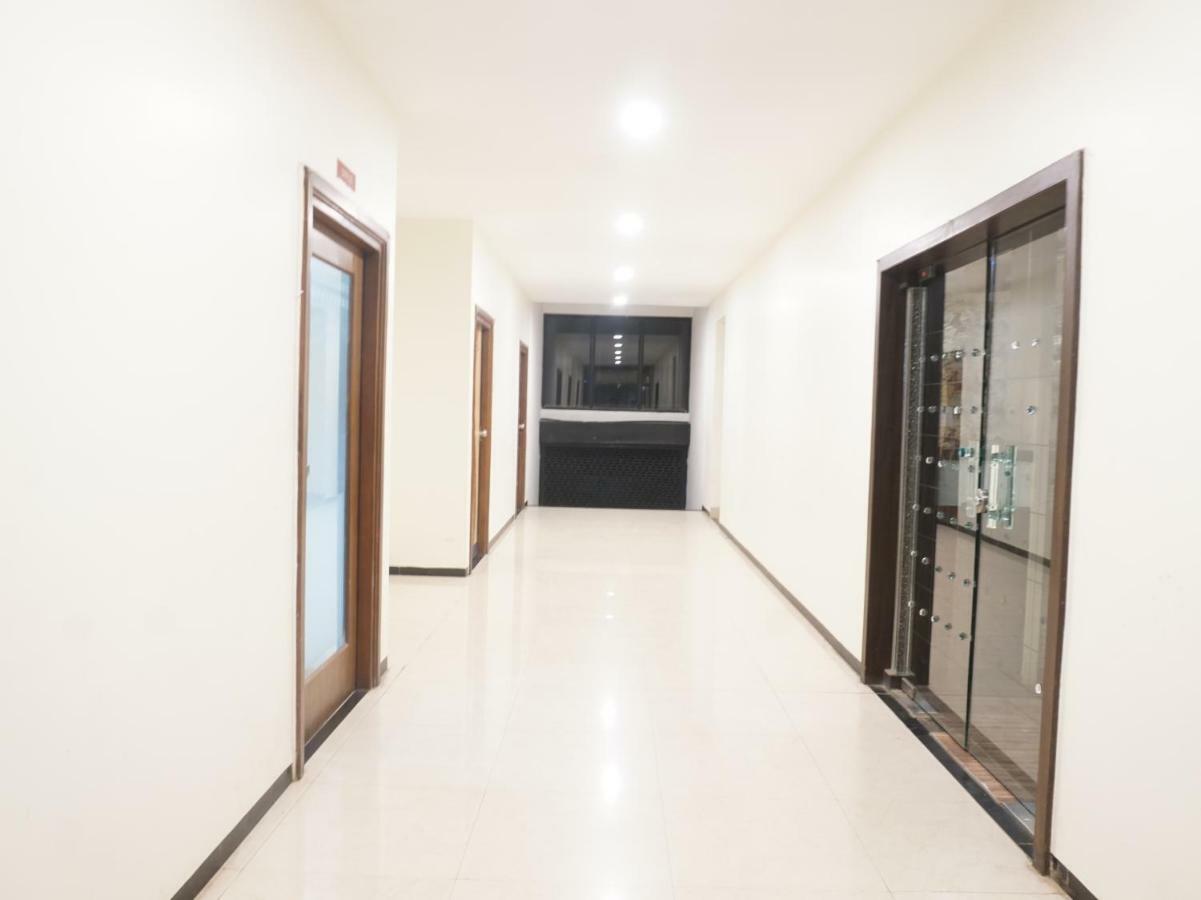Palette Four Seasons Recreation Resort Jalgaon Bagian luar foto