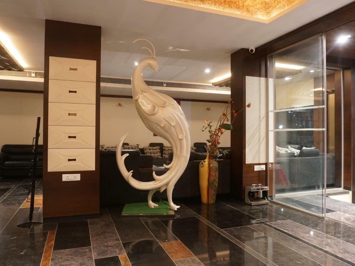 Palette Four Seasons Recreation Resort Jalgaon Bagian luar foto