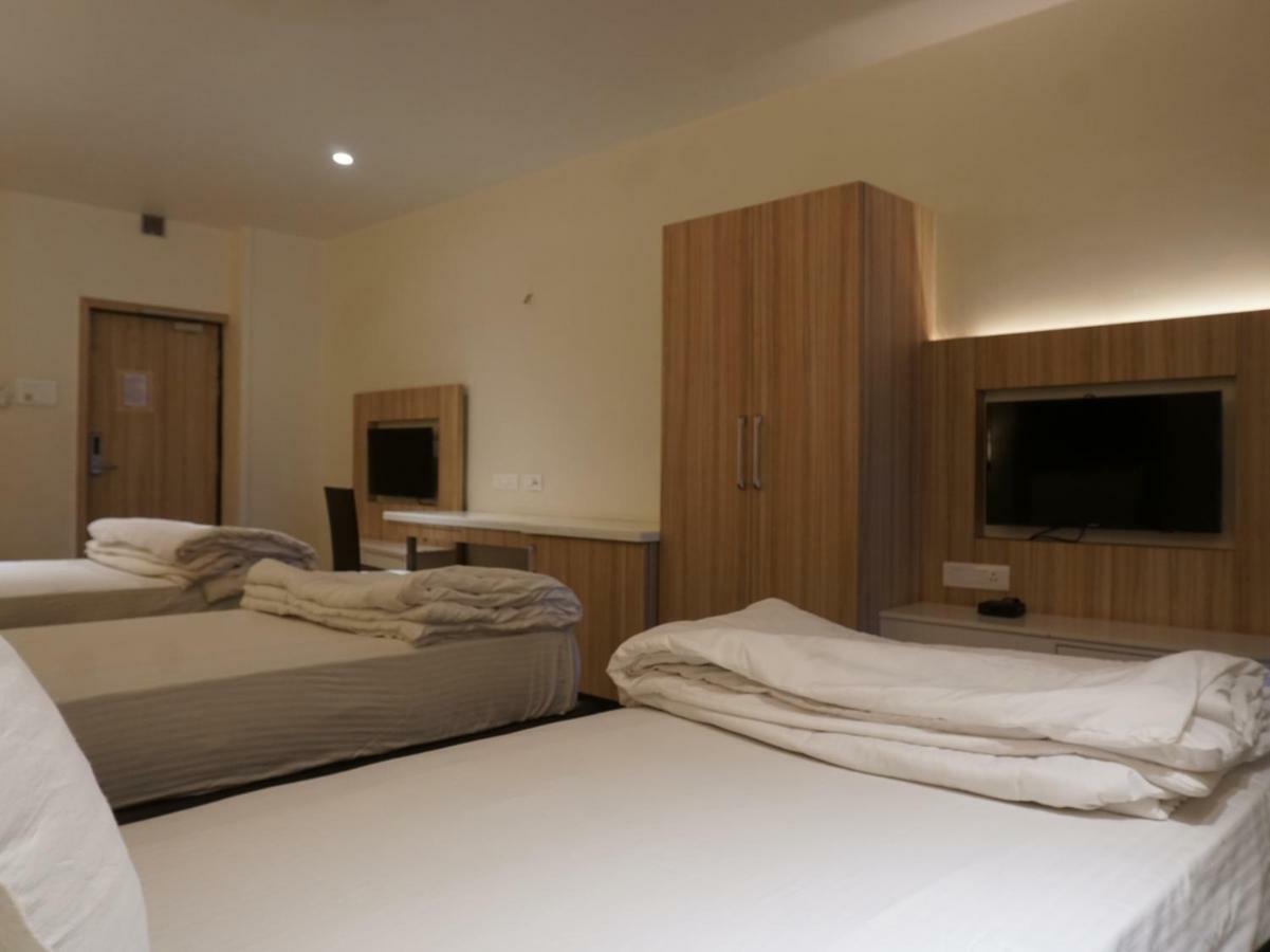 Palette Four Seasons Recreation Resort Jalgaon Bagian luar foto