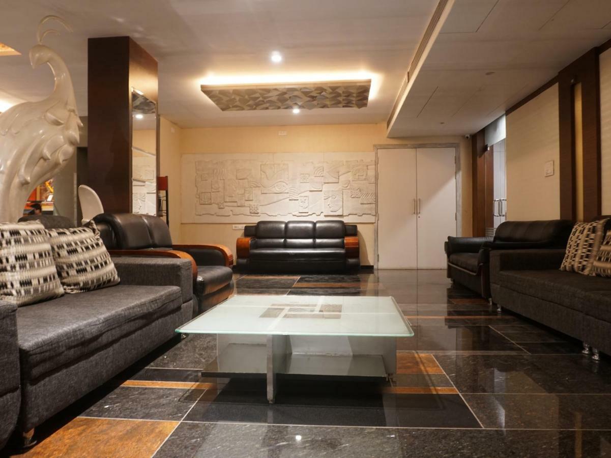 Palette Four Seasons Recreation Resort Jalgaon Bagian luar foto